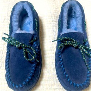 Kids L.L. Bean Cozy Slippers Size 2.  Never worn.